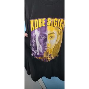 Kobe & Gigi Bryant Black Mambas Memorial Black Graphic T-Shirt Adult Large